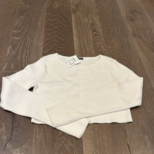 Brandy Melville NWT buttoned long sleeve top